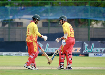 পাকিস্তানকে ২ উইকেটে হারিয়ে হোয়াইটওয়াশ এড়াল জিম্বাবুয়ে