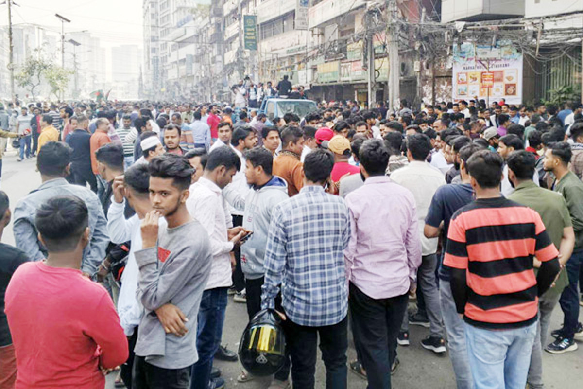 ভারতীয় হাইকমিশন অভিমুখে পদযাত্রা : নয়াপল্টনে জড়ো হচ্ছেন নেতাকর্মীরা