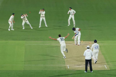 ভারতকে উড়িয়ে দিল অস্ট্রেলিয়া