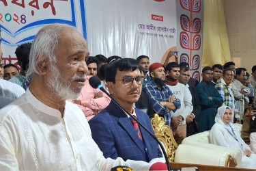 ১৫ বছরে বিকৃত ইতিহাসে শিক্ষার্থীদের ভুল শেখানো হয়েছে : মঈন খান