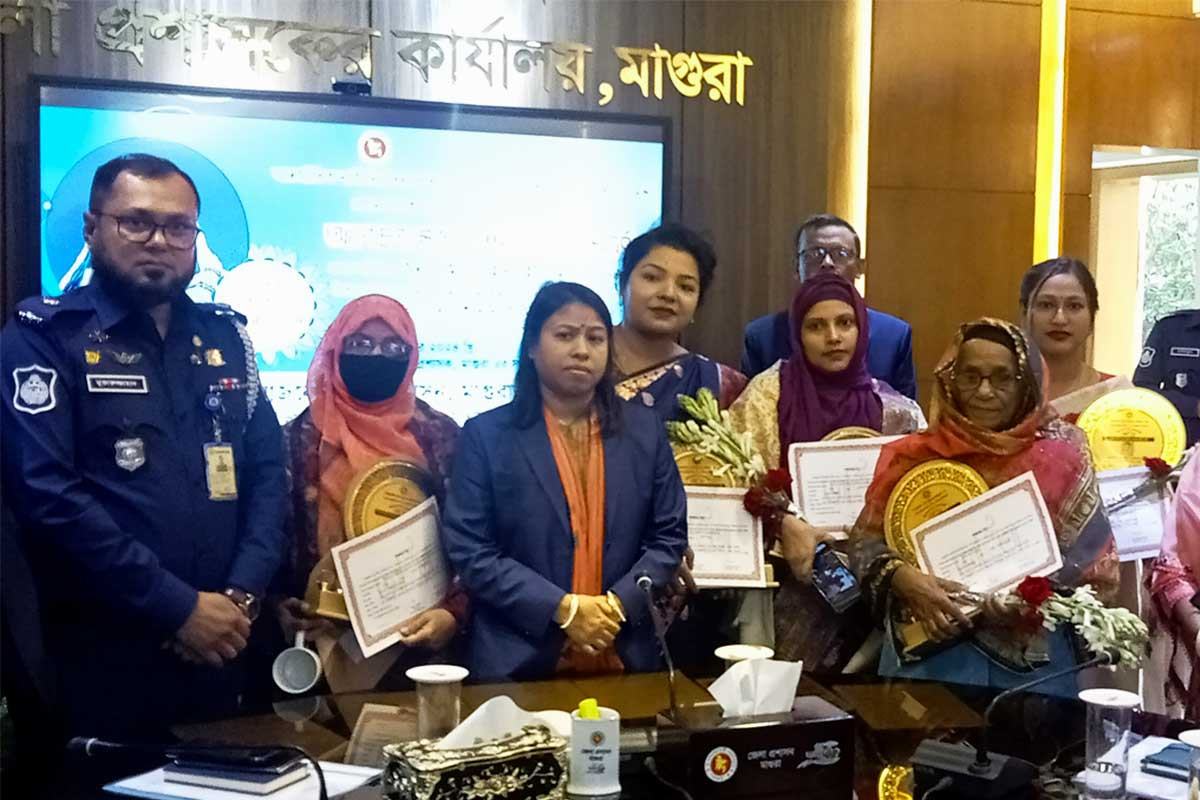 মাগুরায় বেগম রোকেয়া দিবসে ৫ জয়িতাকে সংবর্ধনা