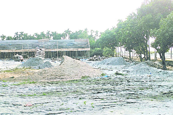 বরিশালের বিরান চরে স্টেডিয়াম