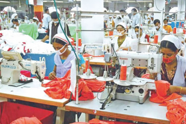 পোশাকশিল্পে ৯ শতাংশ মজুরি বাড়ানোর সুপারিশ