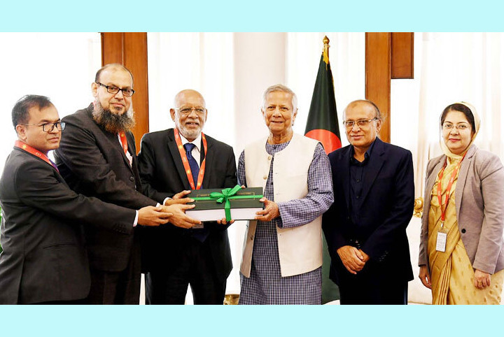 পদোন্নতি বঞ্চিত অবসরপ্রাপ্ত কর্মকর্তাগণের আবেদন পর্যালোচনা কমিটির প্রতিবেদন পেশ