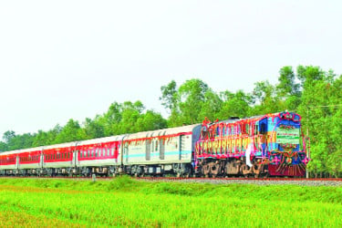 পাঁচ মাস পর ঢাকা থেকে জলপাইগুড়িতে মিতালী এক্সপ্রেস