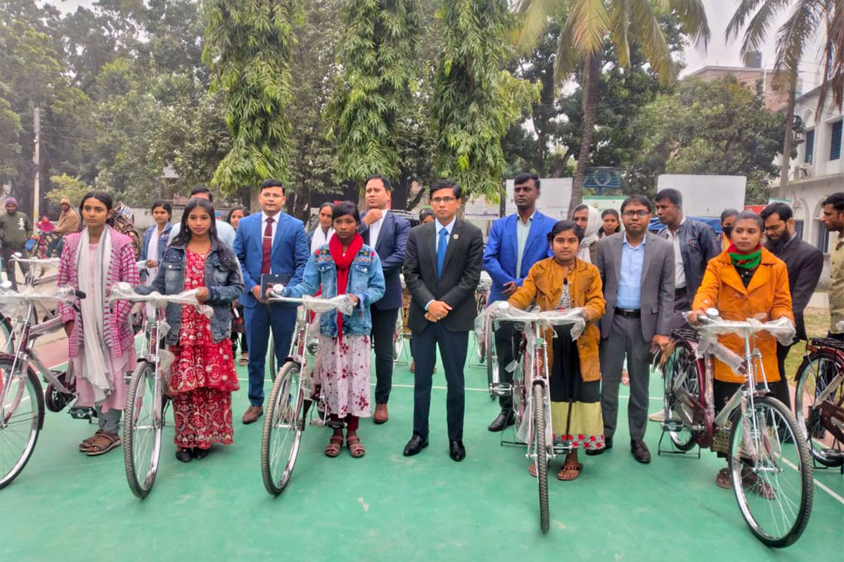 ভোগান্তি ছাড়াই যেন সাধারণ মানুষ সঠিক সেবা পায় : জেলা প্রশাসক