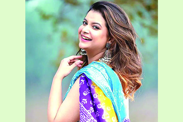 অভিনয়ের বাইরের ভাবনা নিয়ে ফারিয়া