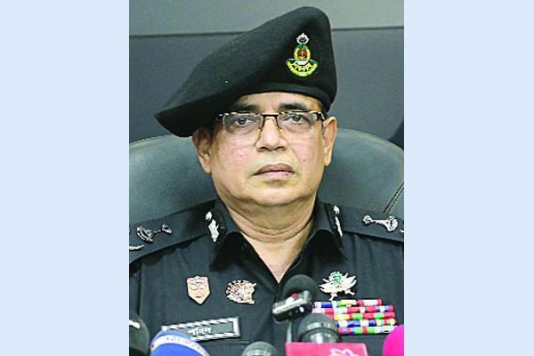 গুম খুনের দায় শিকার করে ক্ষমা চাইলেন র্যাব ডিজি