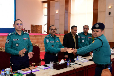 ডিএমপির নভেম্বর মাসের মাসিক অপরাধ সভায় শ্রেষ্ঠ হলেন যারা