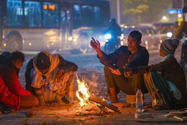 তাপমাত্রা ৫ ডিগ্রির নীচে, শীতে কাবু দিল্লি