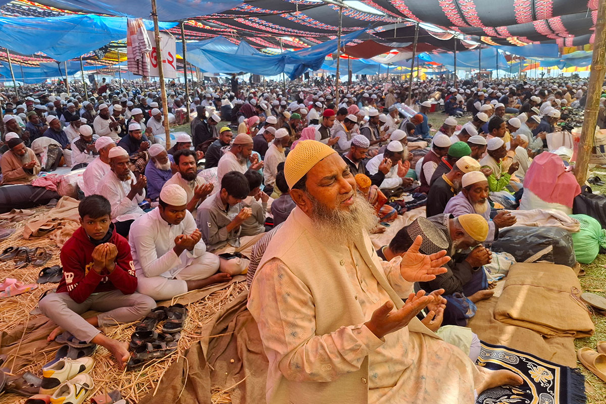 আখেরি মোনাজাত দিয়ে শেষ হলো জয়পুরহাটের ইজতেমা