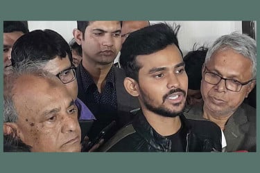 আওয়ামী লীগ নেতাকর্মীদের গ্রেফতার অভিযান আরও জোরদারের সিদ্ধান্ত: উপদেষ্টা