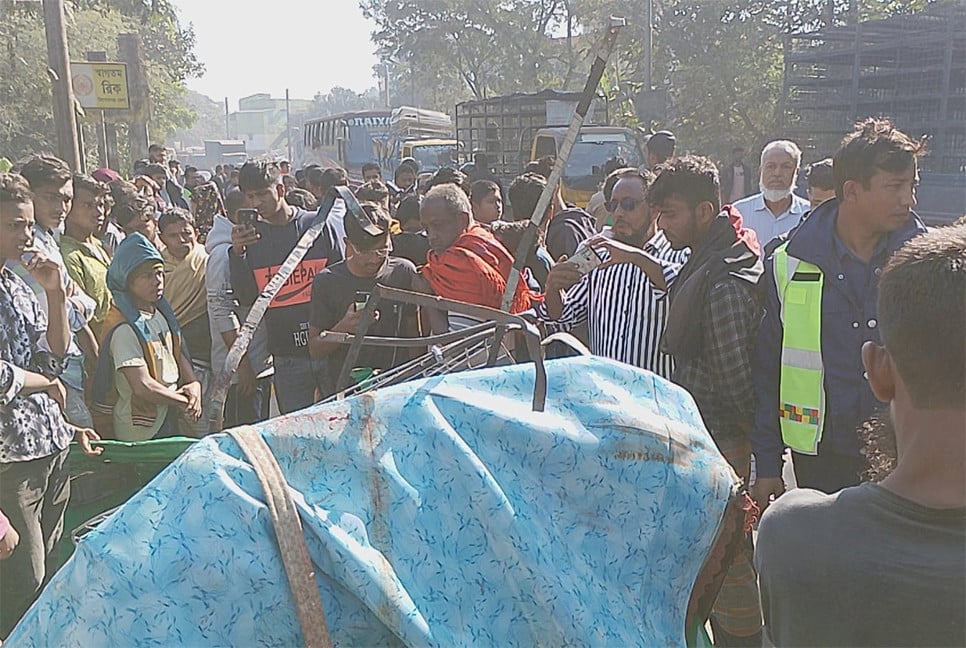 ভৈরবে অটোরিকশা-কাভার্ডভ্যান সংঘর্ষে নারীসহ নিহত ৫