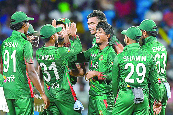 বিজয় দিবসে বাংলাদেশের জয়োৎসব
