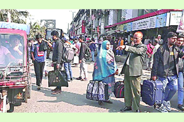 শ্রমিক নেতাকে গালি দেওয়ায় বাস চলাচল বন্ধ
