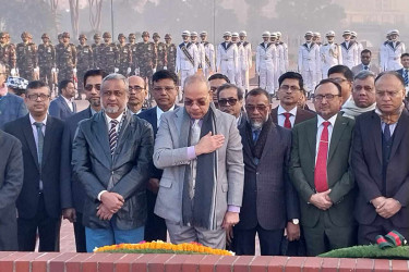 জাতীয় স্মৃতিসৌধে প্রধান বিচারপতির শ্রদ্ধা নিবেদন