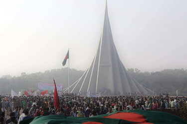 জাতীয় স্মৃতিসৌধে সর্বস্তরের জনতার ঢল