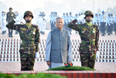 জাতীয় স্মৃতিসৌধে প্রধান উপদেষ্টার শ্রদ্ধা
