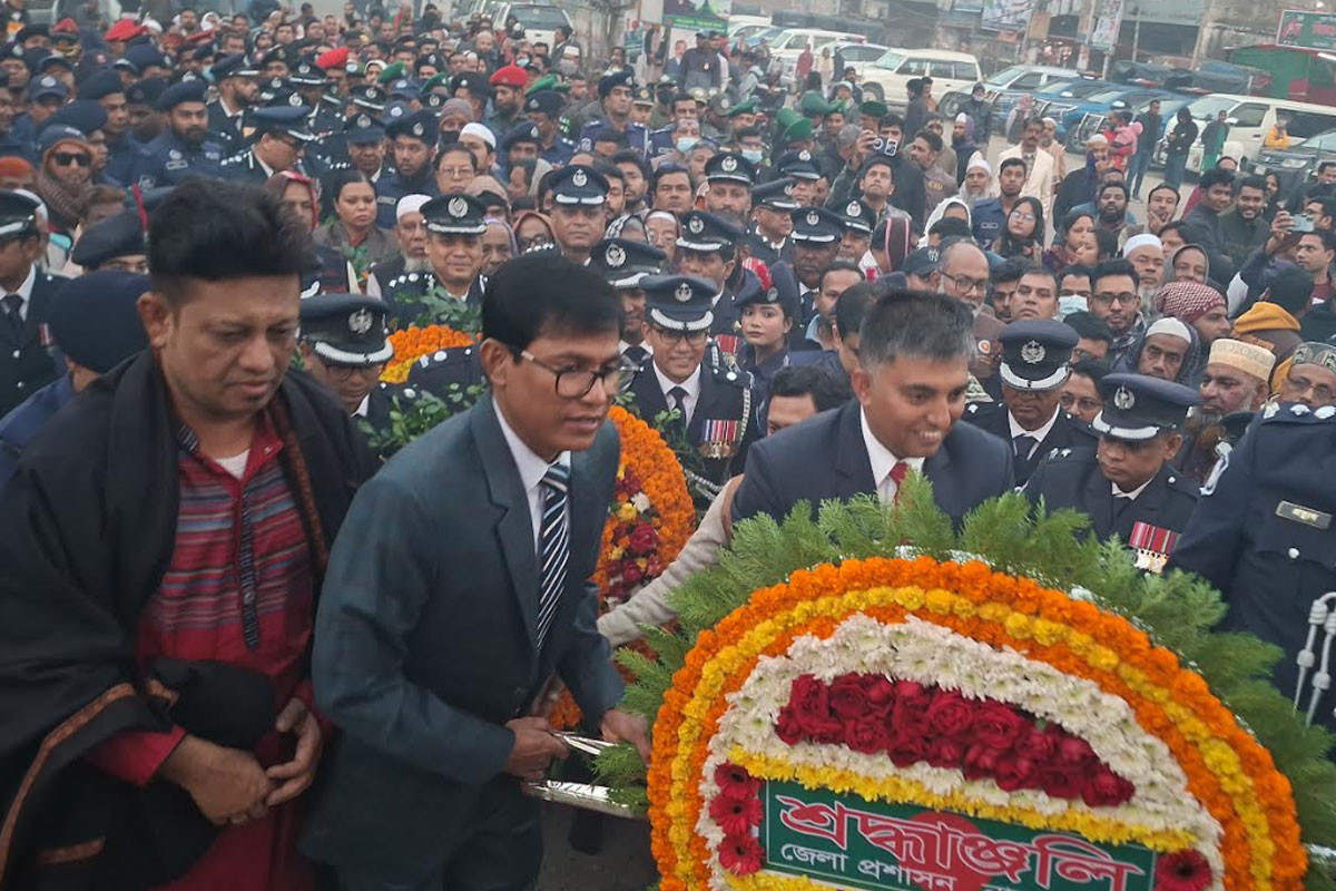 নানা আয়োজনে নারায়ণগঞ্জে মহান বিজয় দিবস উদযাপন