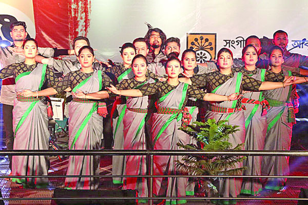 শিল্পকলায় ভিন্ন আয়োজন