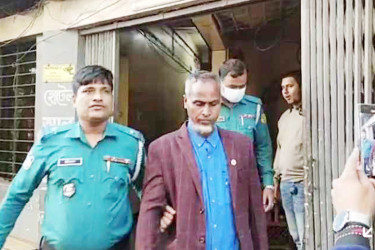 আবাসিক হোটেল থেকে নারীসহ আওয়ামী লীগ নেতা আটক
