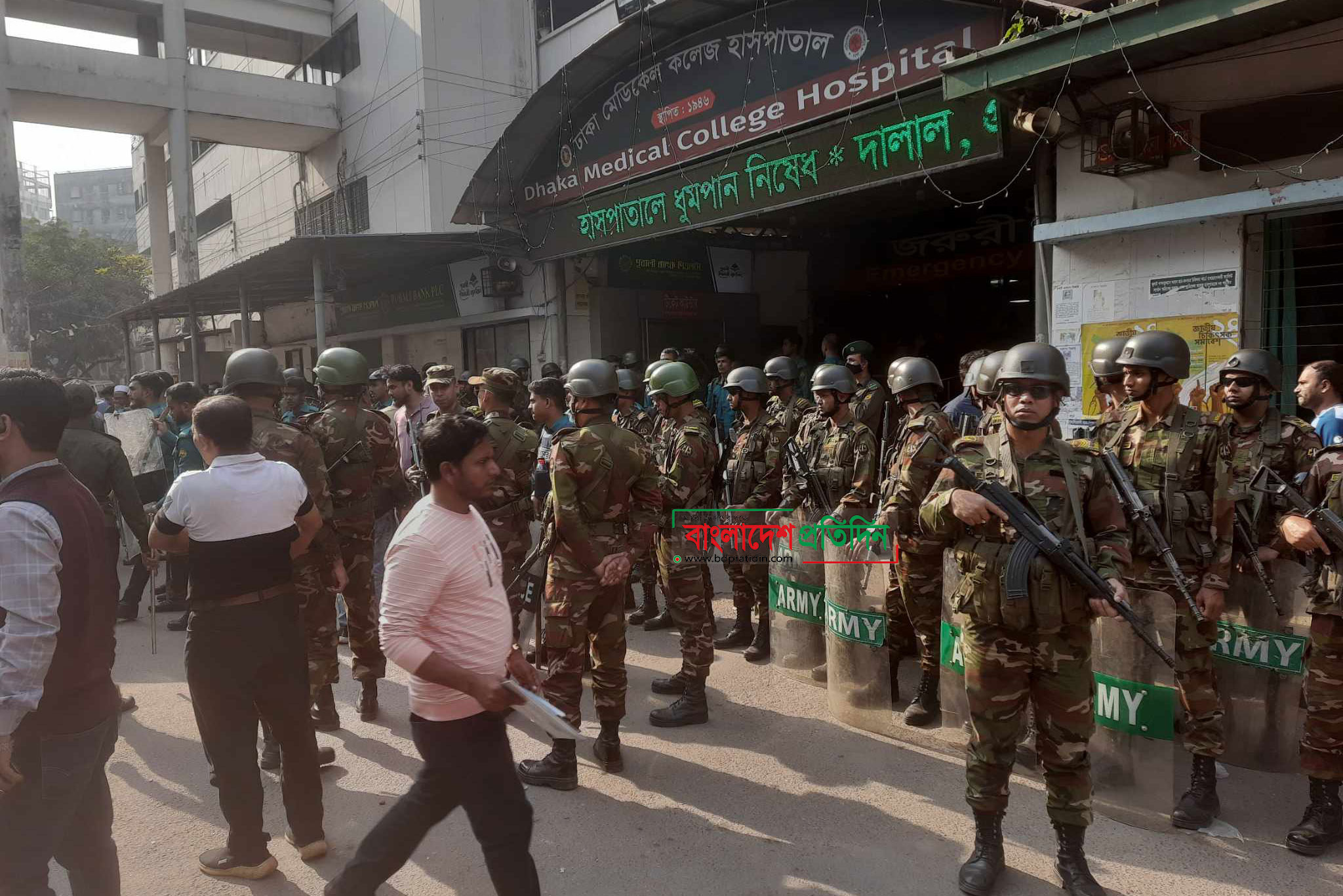 বিশ্ব ইজতেমা মাঠের পর ঢামেকে সংঘর্ষ