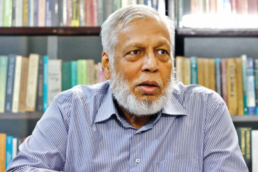 'এক মাসের মধ্যে সেবায় উন্নতি না হলে বিআরটিএ কর্মকর্তাদের বিরুদ্ধে ব্যবস্থা'