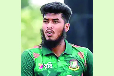 টি-২০-তে এক বছরে রিশাদের ৩৫ উইকেট
