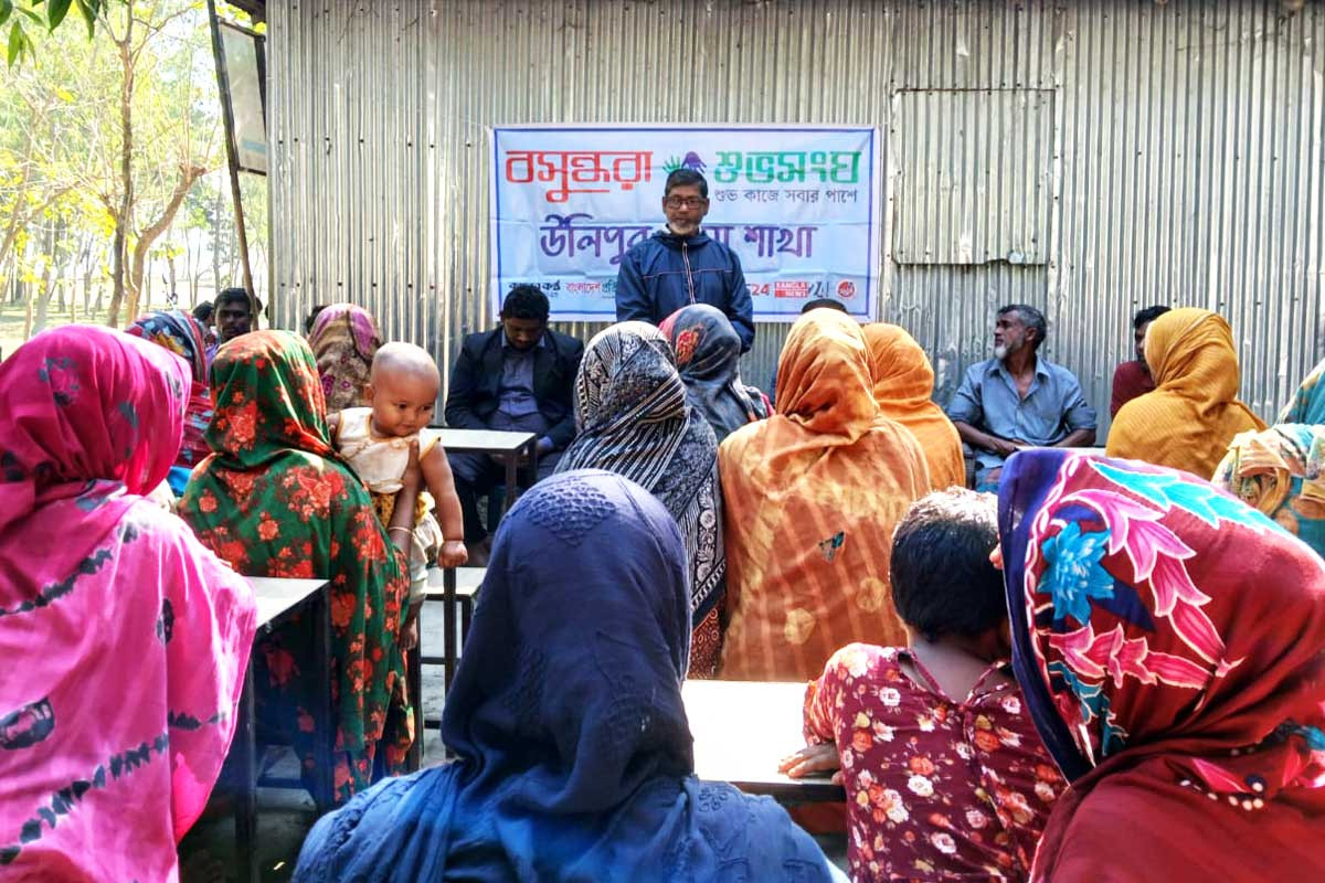 উলিপুরে যৌতুক ও বাল্যবি‌য়ে রোধে স‌চেতনতামূলক উঠান বৈঠক
