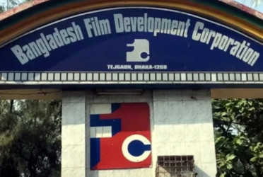 অলস সময় কাটছে পরিচালকদের, চলচ্চিত্রের আকাশে কালো মেঘ