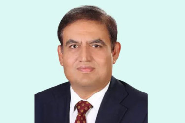 বিমানবন্দরে গ্রেফতার সাবেক সচিব ইসমাইল হোসেন