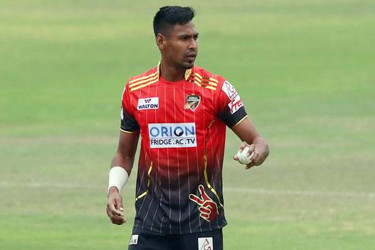 ৪০ দিন পর মাঠে ফিরছেন মুস্তাফিজ
