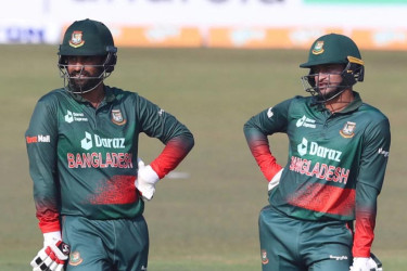 চ্যাম্পিয়ন্স ট্রফি: ‘অ্যাভেইলেবল’ তামিম-সাকিব, তবুও থেকে যাচ্ছে শর্ত