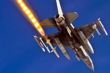 'ভুলে ছোড়া গুলিতে' নিজেদের যুদ্ধবিমান ভূপাতিত করল মার্কিন বাহিনী