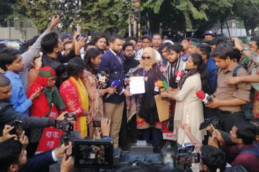 আল্টিমেটাম দিয়ে সড়ক ছাড়লেন ইনকিলাব মঞ্চের নেতাকর্মীরা