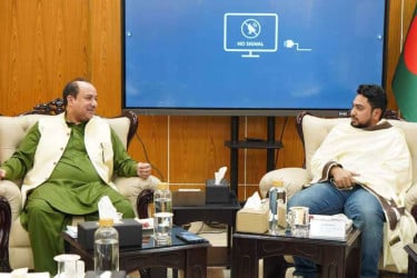 তথ্য উপদেষ্টার সঙ্গে রাহাত ফাতেহ আলী খানের সৌজন্য সাক্ষাৎ