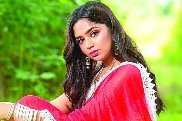 জুটি নিয়ে  হিমি...