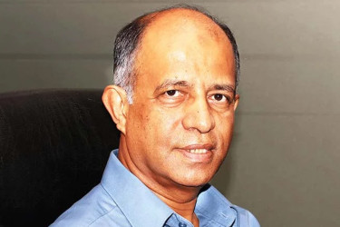 বিমানবন্দরে বিজিবির সাবেক ডিজি মইনুল ইসলাম আটক