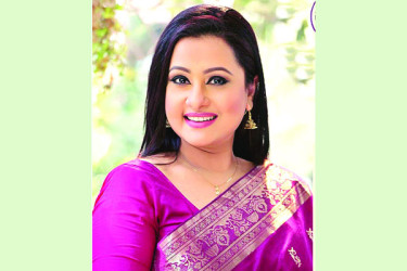 অপেক্ষায় পূর্ণিমা