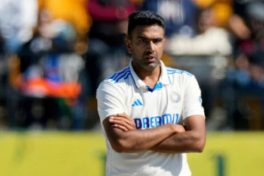 অশ্বিনের অবসর নিয়ে যে বিস্ফোরক মন্তব্য করলেন হরভজন