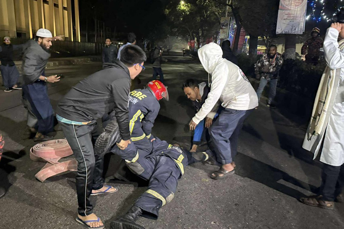 কাভার্ডভ্যানের চাপায় আহত সেই ফায়ার কর্মীর মৃত্যু