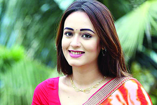অহনাকে নিয়ে প্রশ্ন