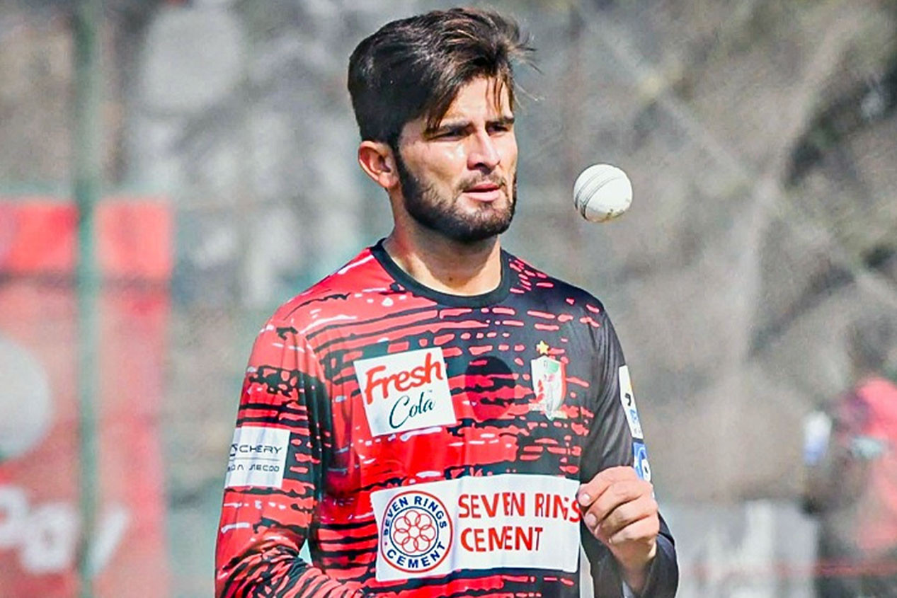 শ্বশুরের মুখোমুখি হবেন না বলে খুশি আফ্রিদি
