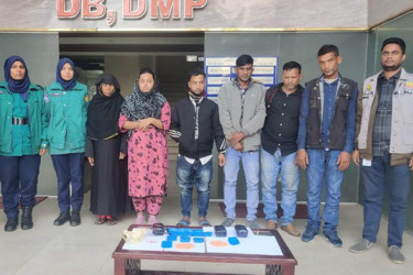 রাজধানীতে প্রায় ২ কোটি টাকার ইয়াবাসহ গ্রেফতার ৮