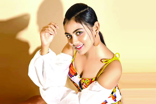 প্রেমে পড়েছেন ইধিকা...