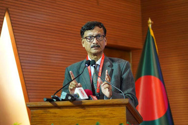 প্রবাসীদের জ্ঞান-অভিজ্ঞতা কাজে লাগাতে হবে: পররাষ্ট্র উপদেষ্টা
