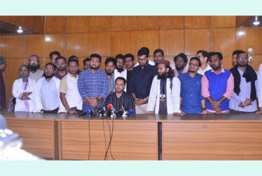 সিদ্ধান্ত মেনে আন্দোলন প্রত্যাহার করলেন ট্রেইনি চিকিৎসকরা