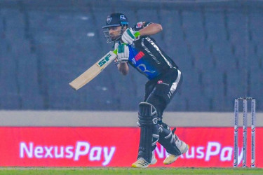 ইফতিখার ও নুরুলের ব্যাটে রংপুরের লড়াকু পুঁজি