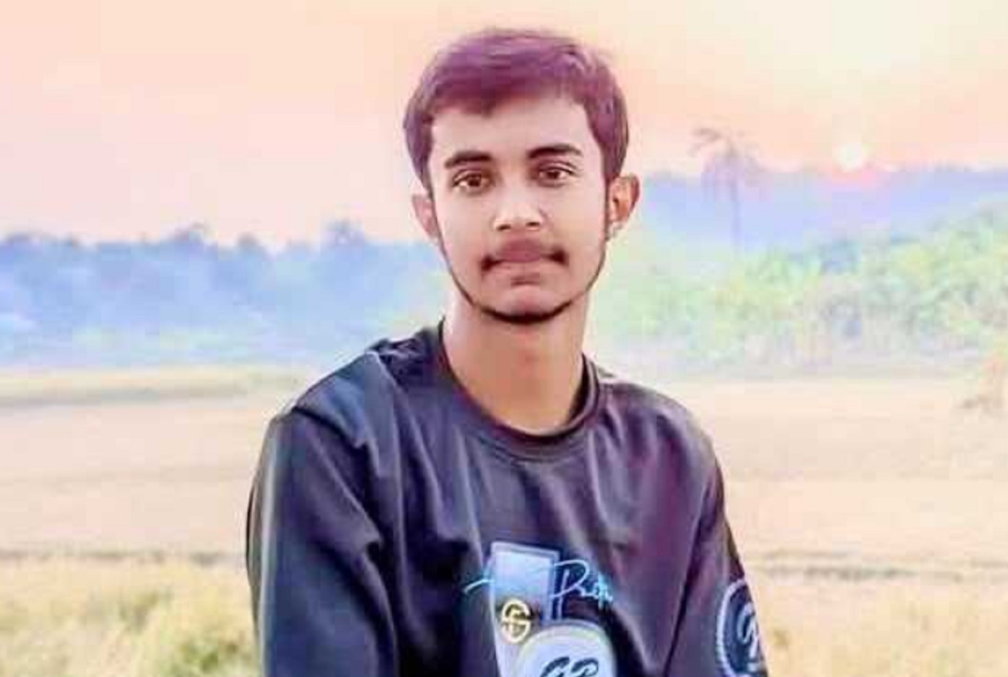 থার্টি ফার্স্ট নাইট উদযাপন করতে গিয়ে ছাদ থেকে পড়ে স্কুলছাত্রের মৃত্যু