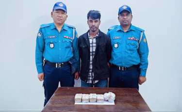 টানেল হয়ে ইয়াবা পাচার করতে গিয়ে ধরা যুবক